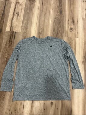 Nike Men's Heather Gray Long Sleeve Dri-FIT Top